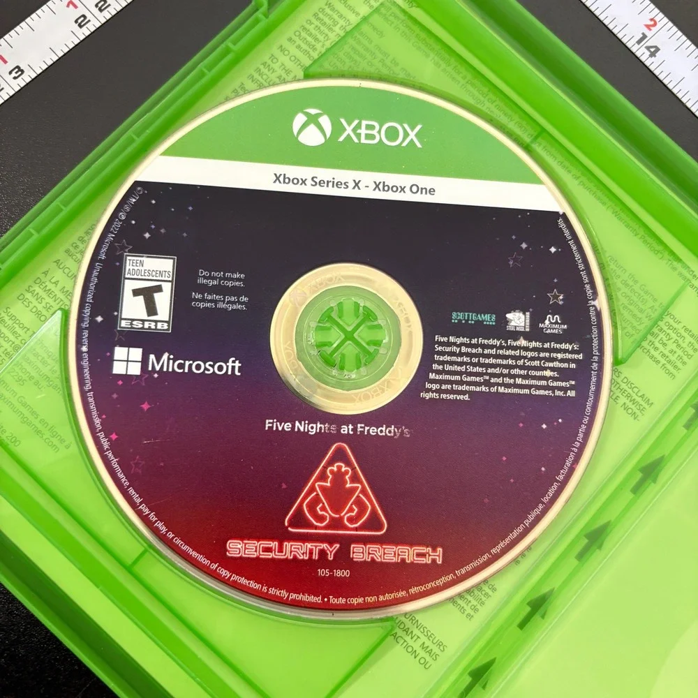 Maximum Games Xbox Series X Five Nights at Freddy's Security Breach Green Disc